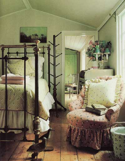 Bedroom Photos on Then   Here   S A Quintessential English Country Bedroom As Done By