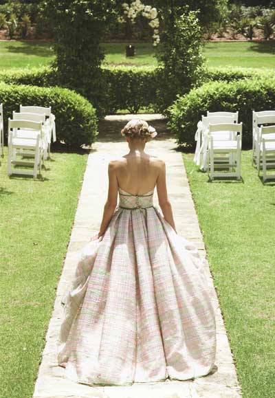 A beautiful alternative to the traditional white wedding dress is this one 